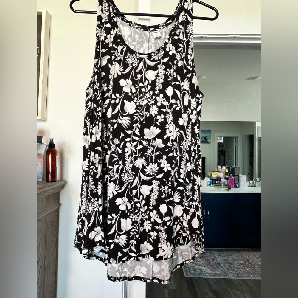 Sleeveless tank shirt